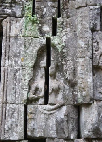  Penn State Asian history scholar  Pierce Salguero used an image of a Buddhist carving split in two in his presentation. The picture represents the medical and spiritual divide on meditation sickness.  