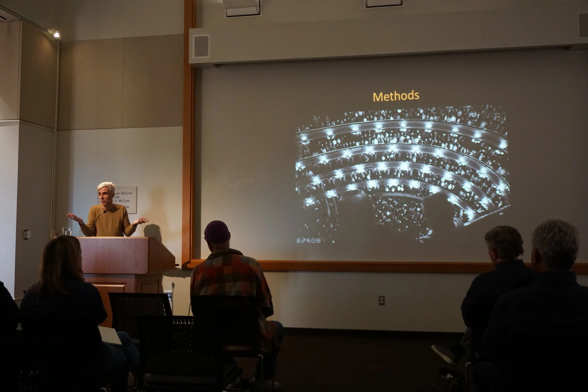  Sociologist Claudio Benzecry described how opera fanatics engage with music on a deeper level. 