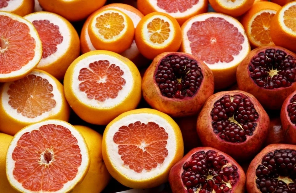  Depicted by different citrus fruits, orange comes in many shades and hues. (Photo by Israel Egio) 