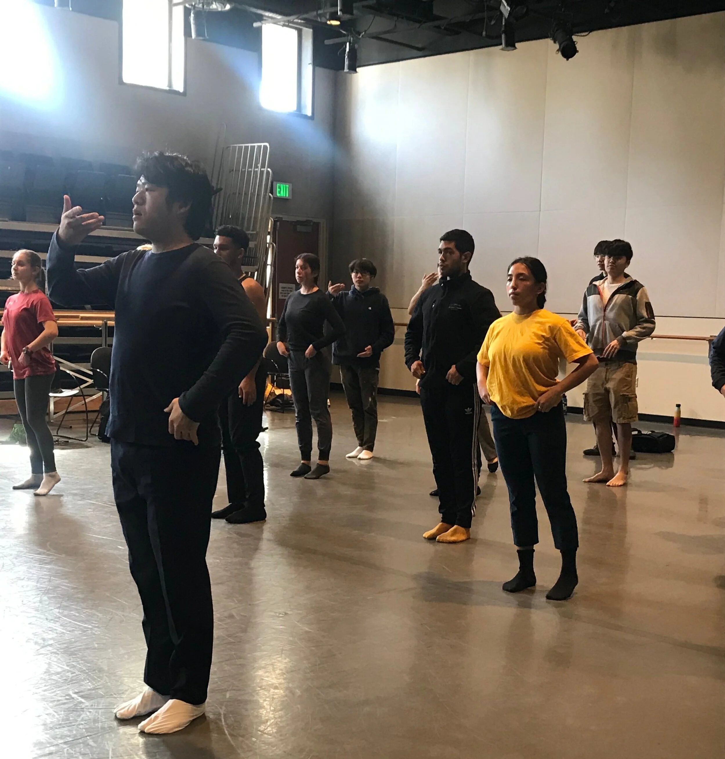  Takao Matsuhisa teaches a Gagaku dance class to UC Santa Barbara dance majors. Photo by Anabel Costa. 