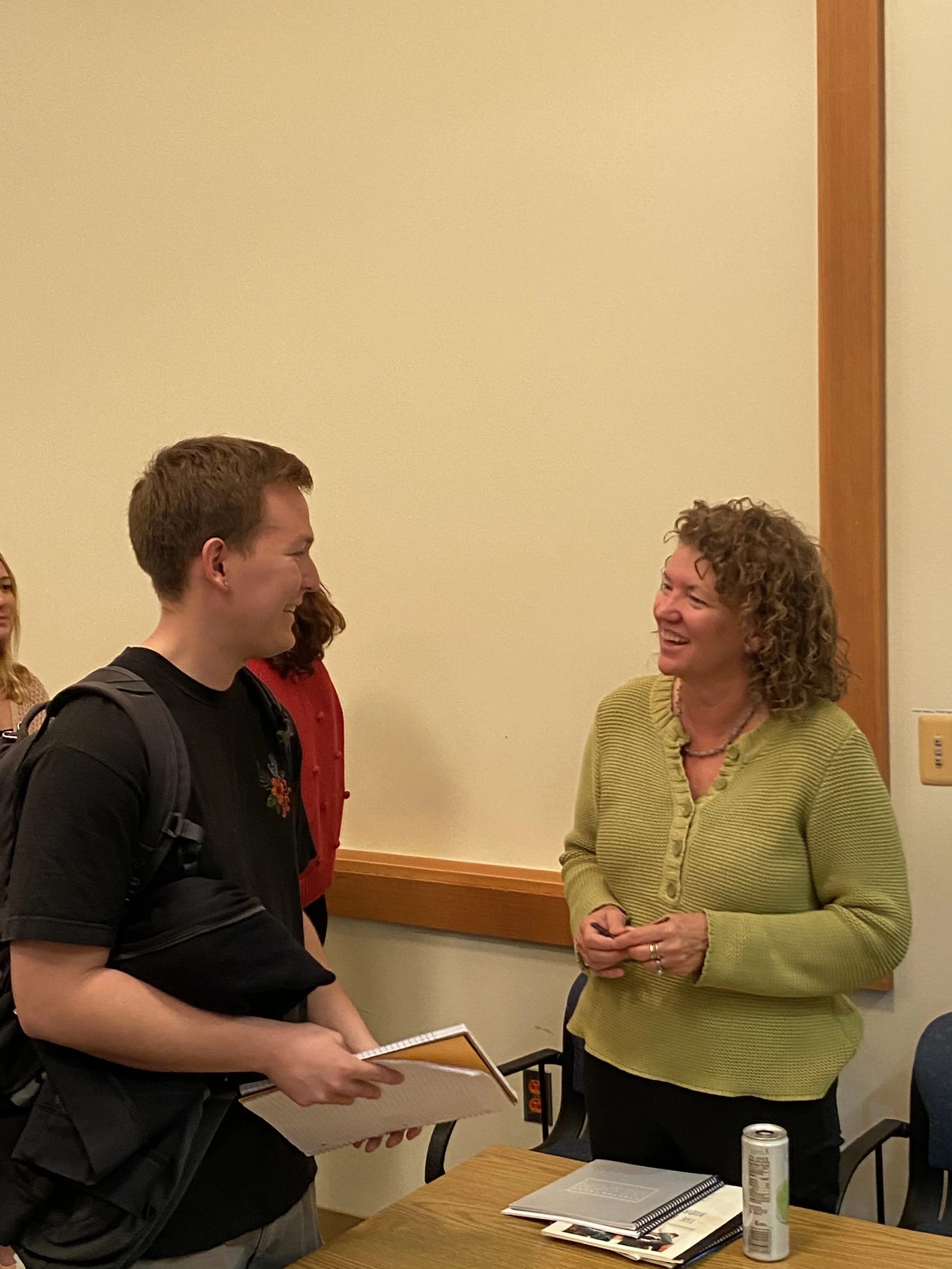   Multimedia Communication:  “This track is responsive to the fact that writing is almost always in digital spaces, and that communication is very often multi-modal,” said  Madeleine Sorapure , director of the track. According to this track’s  information page , “Through tutorials, individualized help, and lots of practice, students develop familiarity with a range of software programs like Microsoft Office and Adobe Suite.” 