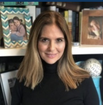  Gwyn Lurie, executive editor of the  Montecito Journal,  co-moderated a UCSB library event about the importance of archives. 