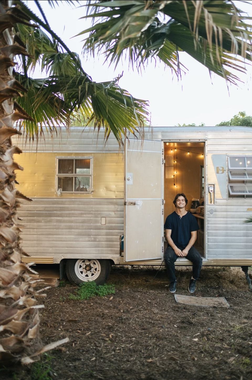  Theo Hirschfield attributes his internet success to eye-catching features of his videos, such as the camper-turned-studio where he films himself creating art.  