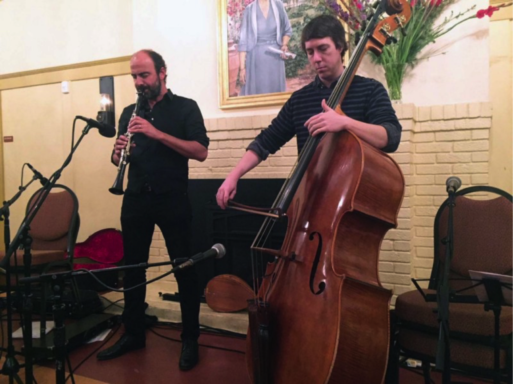  Kinan Azmeh, playing alongside his bassist Shawn Conley, dedicated his second piece to falling in love in a war-torn country. (Photo by Jane Carroll) 