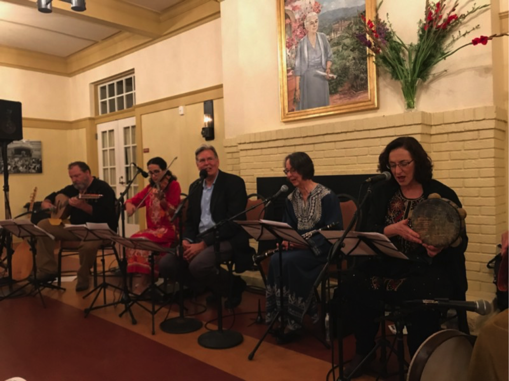  The UCSB Middle East Ensemble, led by director Scott Marcus, entrances an audience at Santa Barbara’s Carrillo Recreation. 